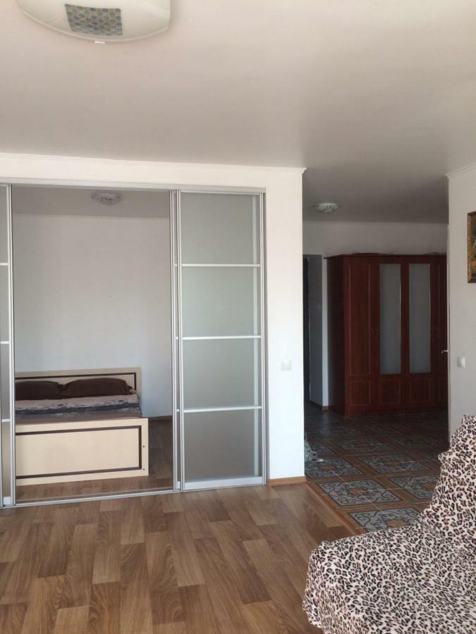 Studio Apartment In Center Poltava Exterior foto